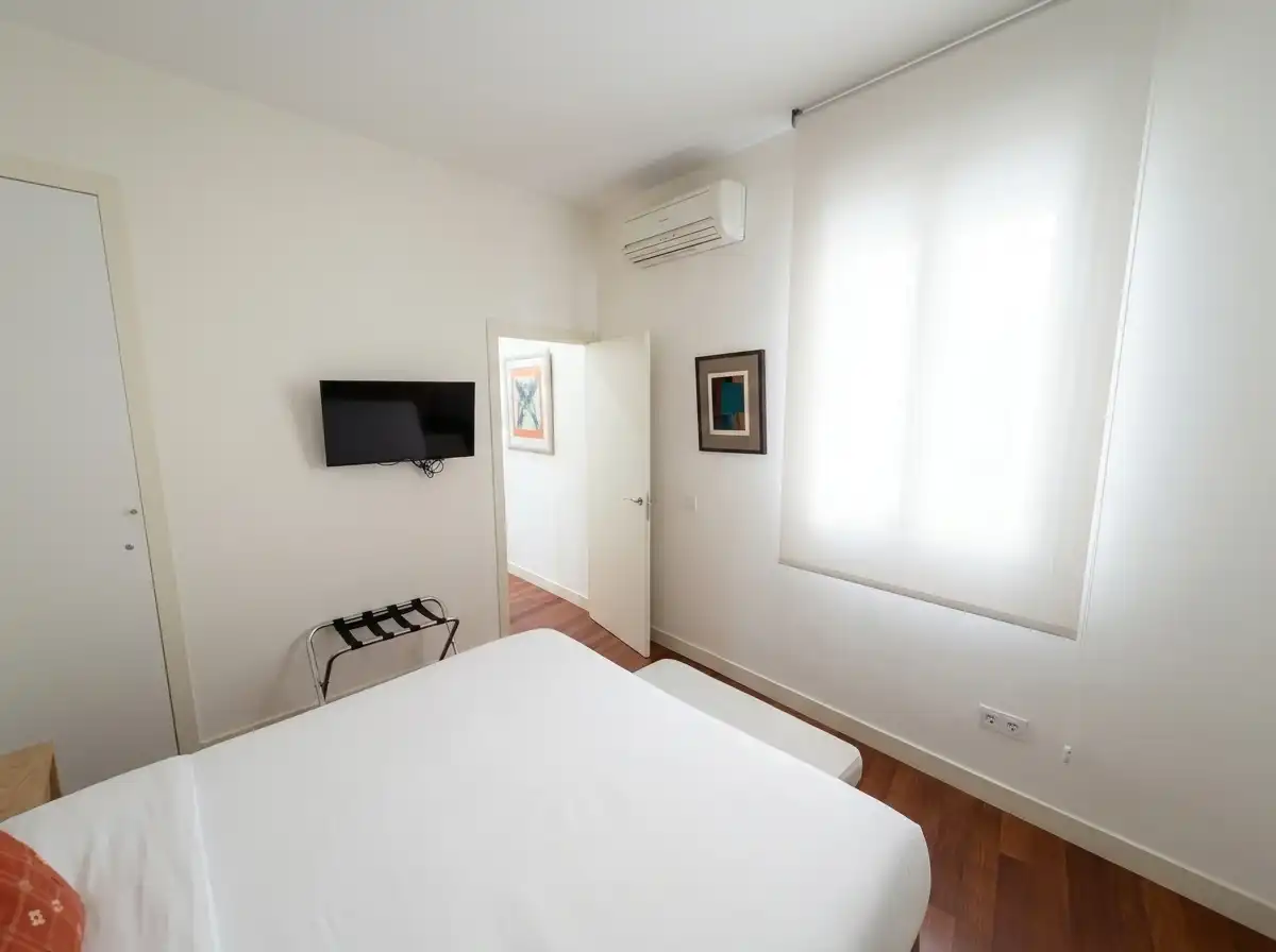 Dormitori de Apartament en venda en Madrid amb Aire condicionat i Moblat