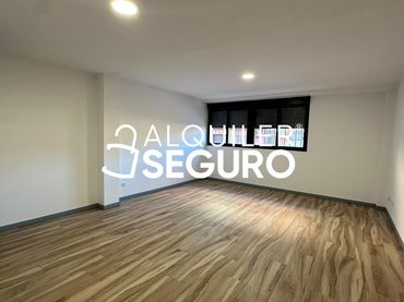 Flat with lift to rent in Harina