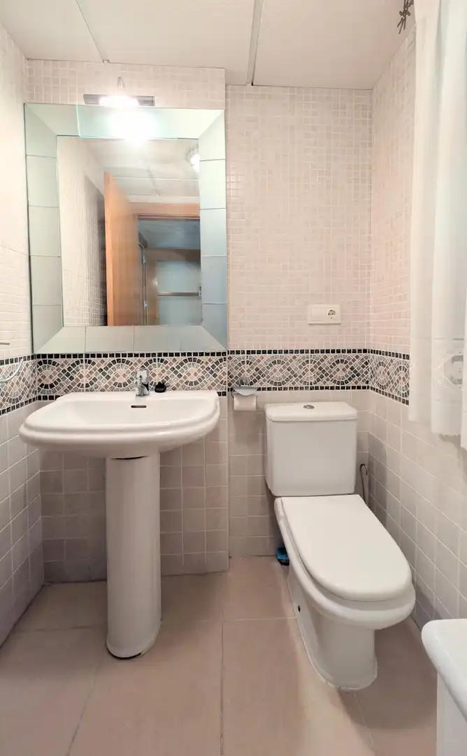Bany de Casa o xalet de lloguer en Santa Pola amb Aire condicionat, Calefacció i Jardí privat