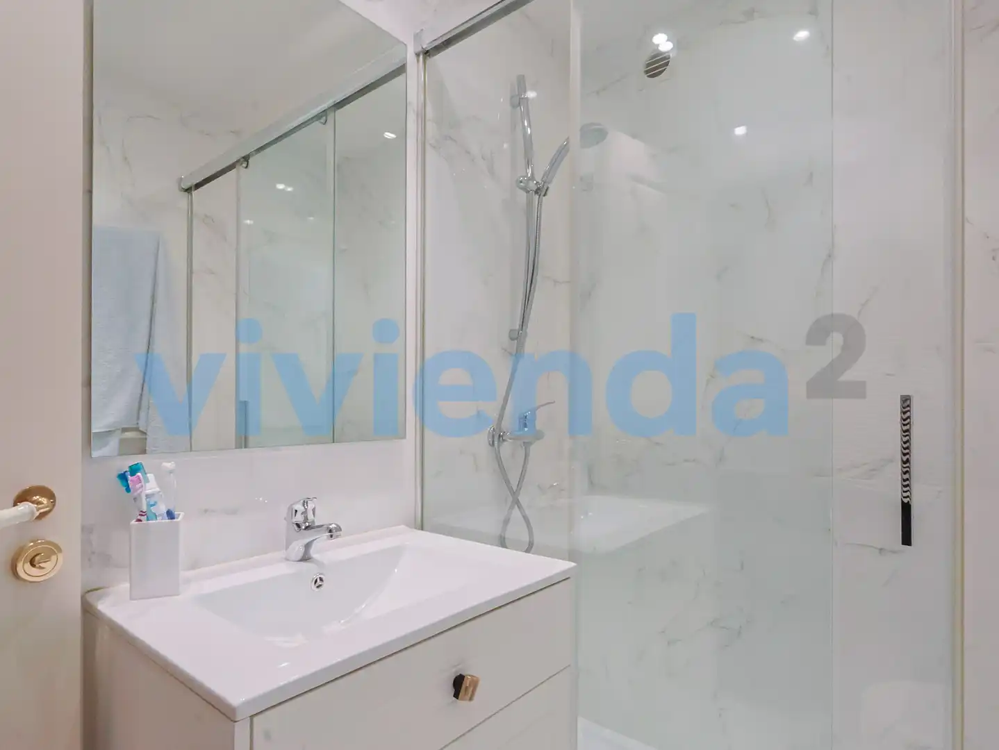 Bathroom of Flat for sale in Madrid  with Air Conditioner, Heating and Terrace