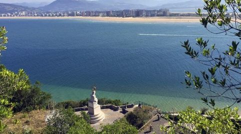 Foto 3 de Piso en venta en Calle Marqués del Robrero, Santoña, Cantabria