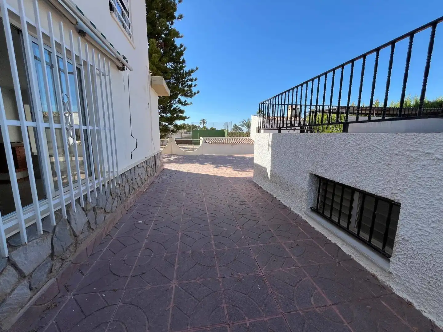 Vista exterior de Casa o chalet en venta en Elche / Elx con Aire acondicionado, Jardín privado y Trastero