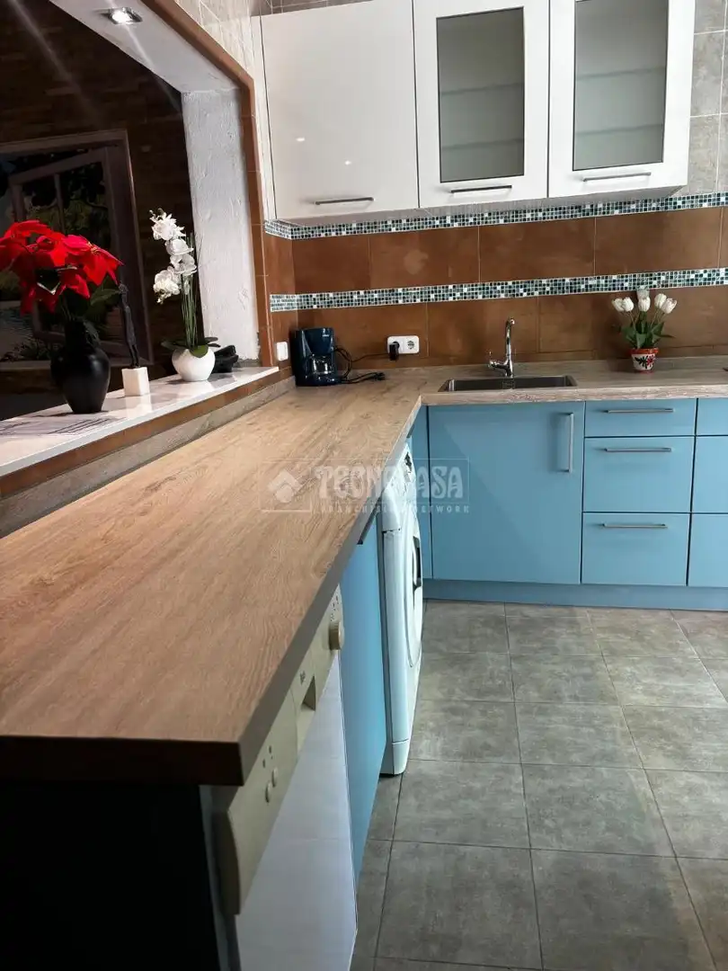 Kitchen of Houses for sale in Sevilla  with Air Conditioner