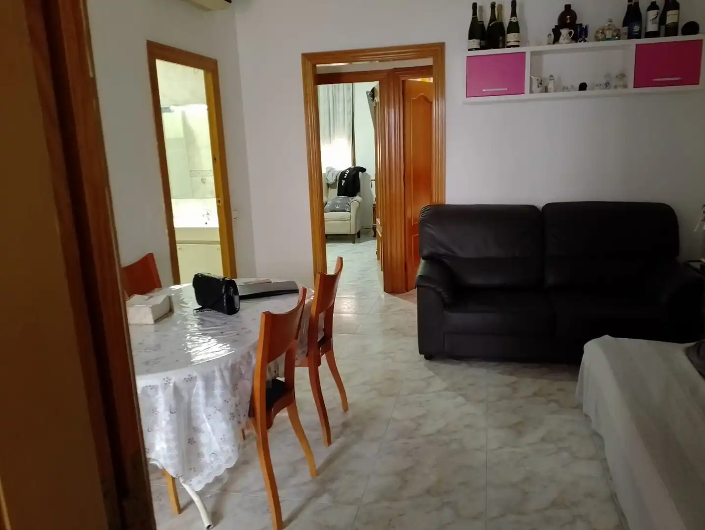 Sala d'estar de Casa o xalet en venda en Badalona amb Jardí privat, Moblat i Balcó