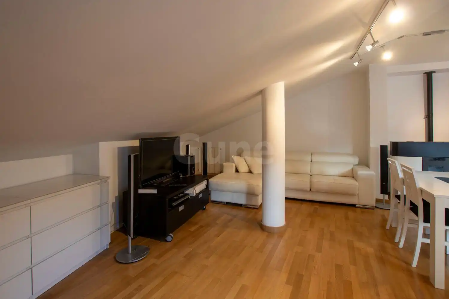 Sala de estar de Ático en venta en Ataun con Calefacción, Terraza y Trastero