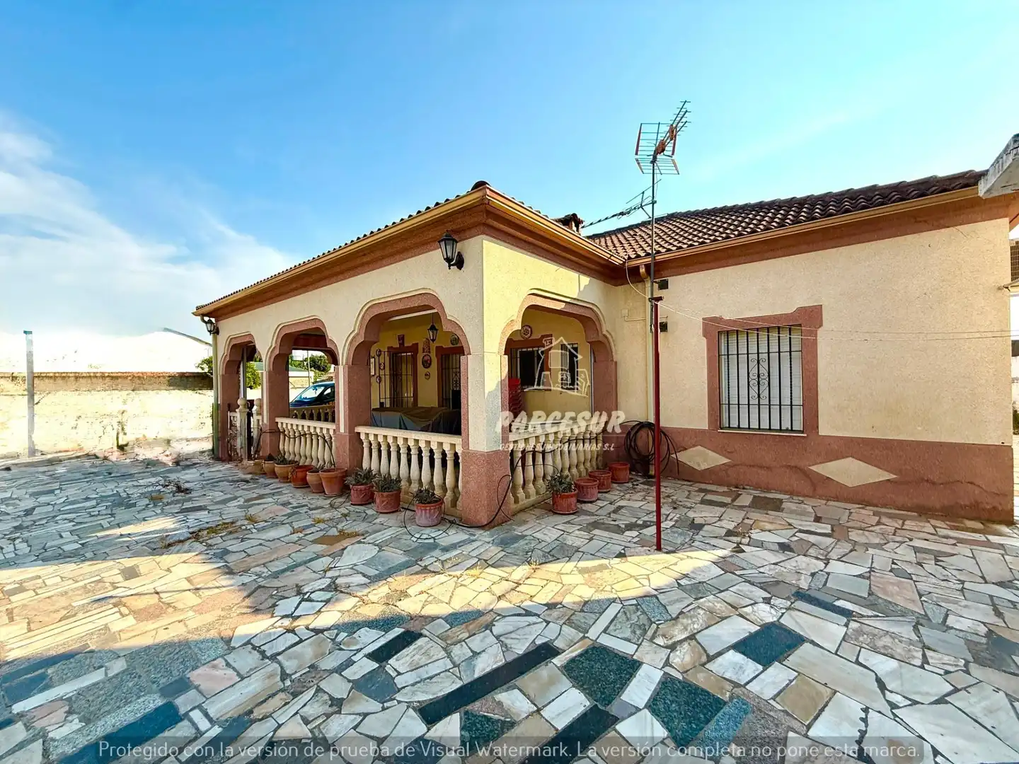 Außenansicht von Haus oder Chalet zum Verkauf in Córdoba mit Klimaanlage, Privatgarten und Abstellraum