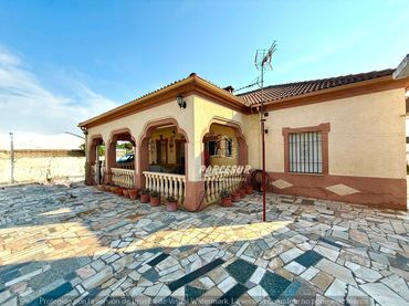 Casa con piscina in vendita a Periurbano Oeste - Sierra