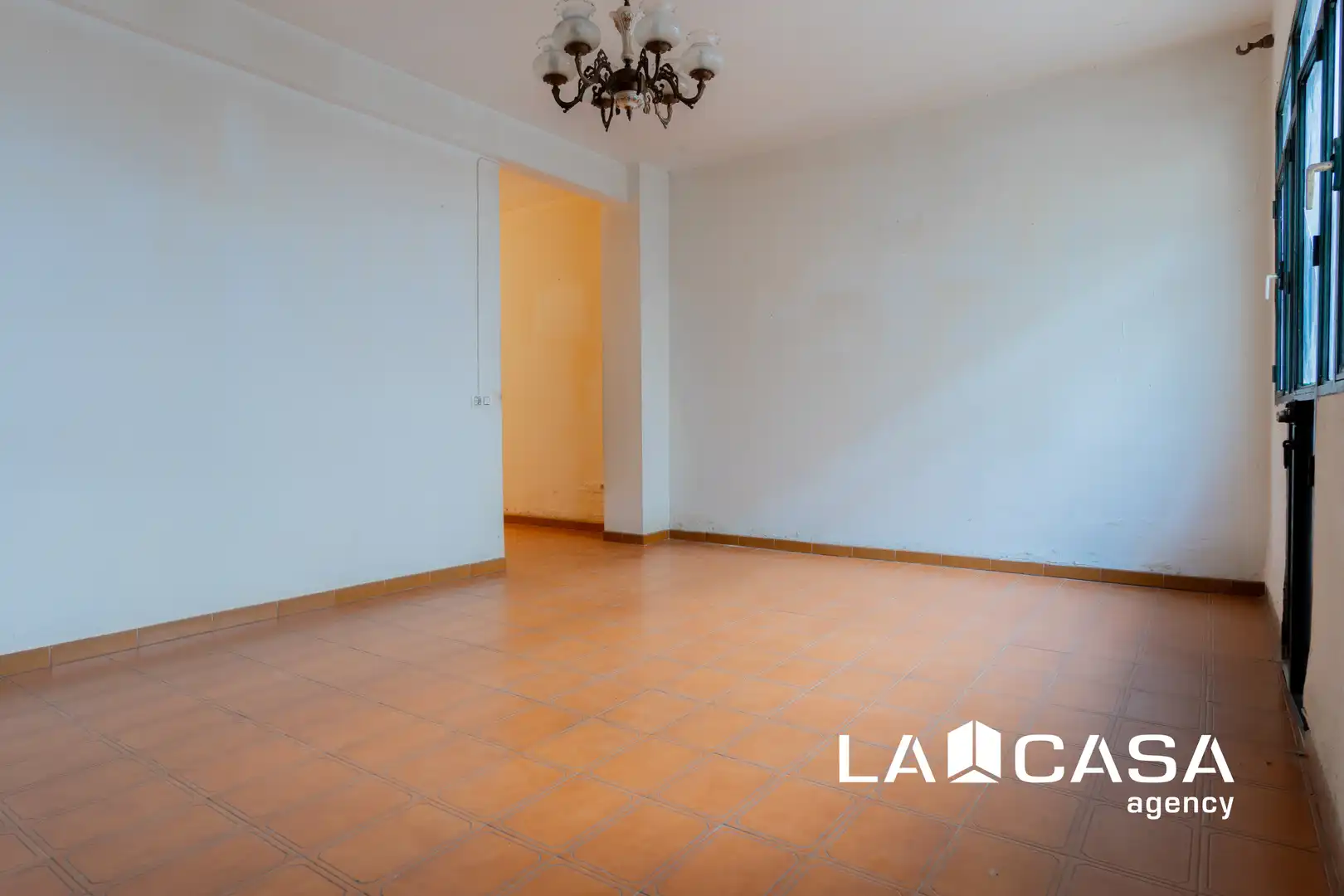 Sala d'estar de Casa o xalet en venda en Dos Hermanas amb Terrassa
