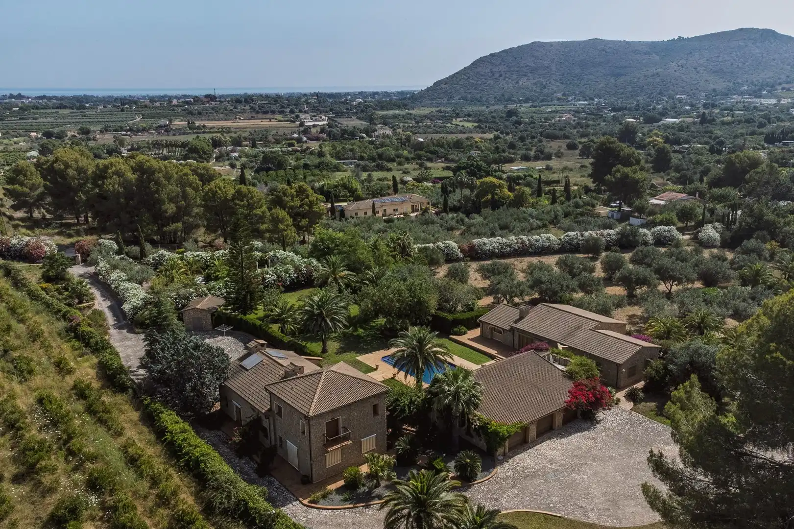 Vista exterior de Casa o xalet en venda en Pedreguer amb Aire condicionat, Calefacció i Jardí privat