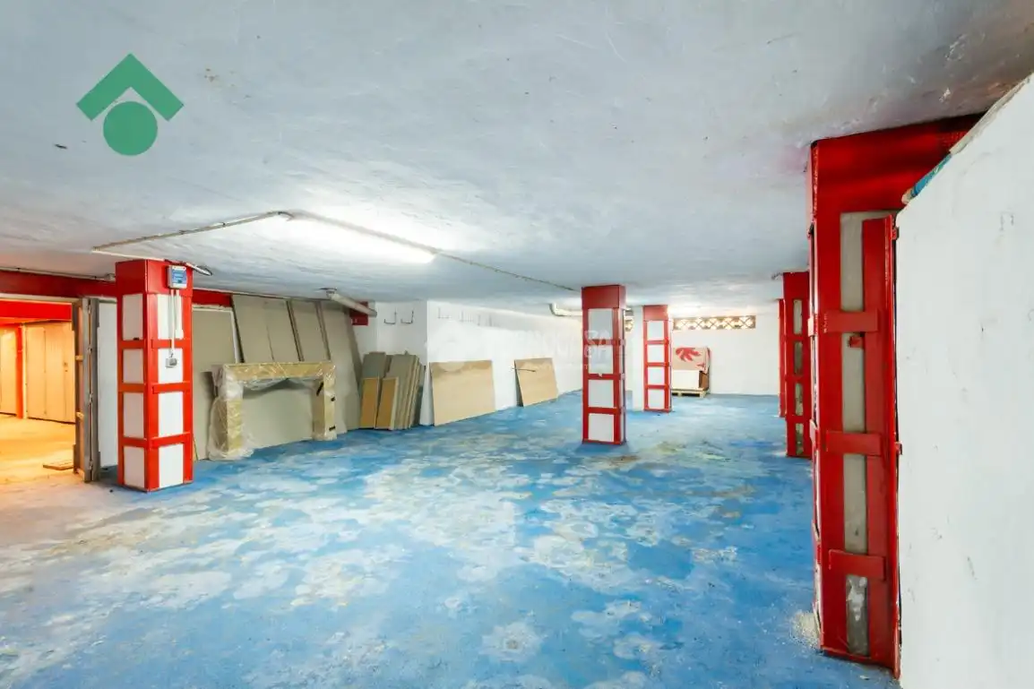 Garage zum Verkauf in Nerja