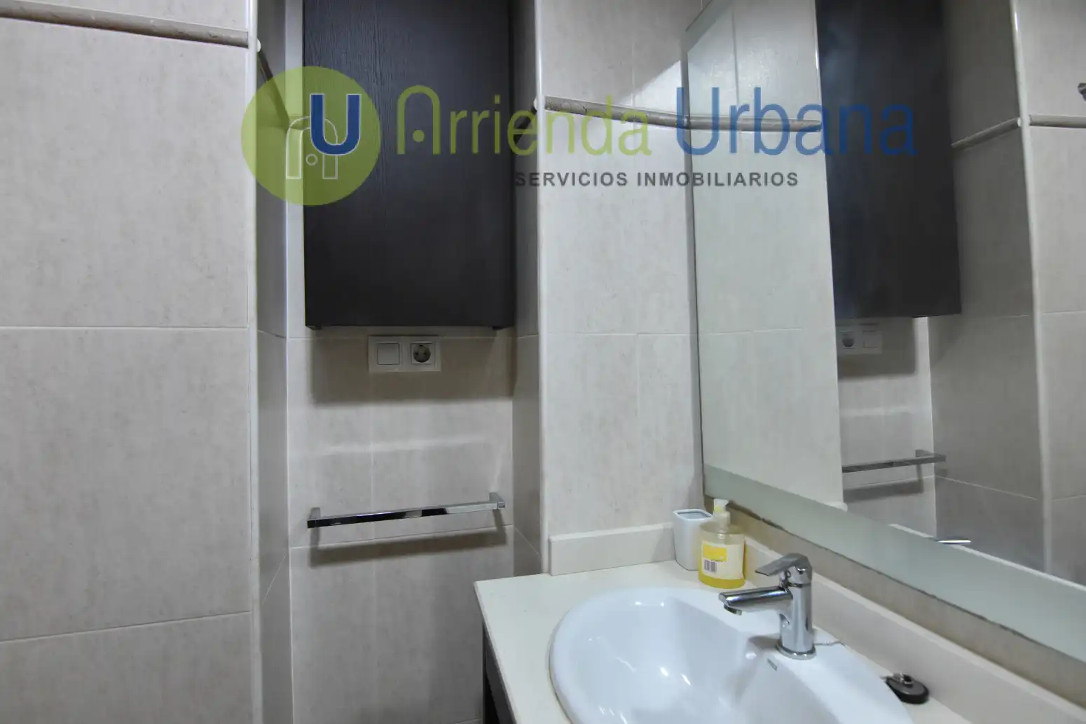 Baño de Piso de alquiler en Elche / Elx con Aire acondicionado, Calefacción y Amueblado