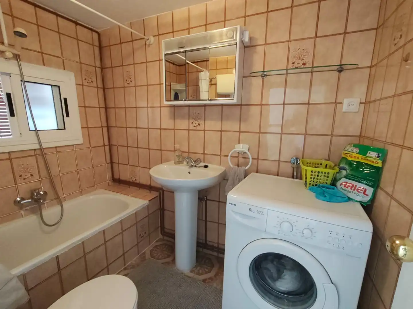 Bany de Casa o xalet en venda en Nava del Rey amb Moblat, Rentadora i Microones