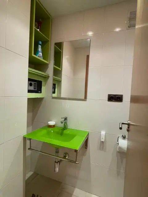 Baño de Piso de alquiler en Santa Cruz de Bezana con Calefacción, Amueblado y Horno