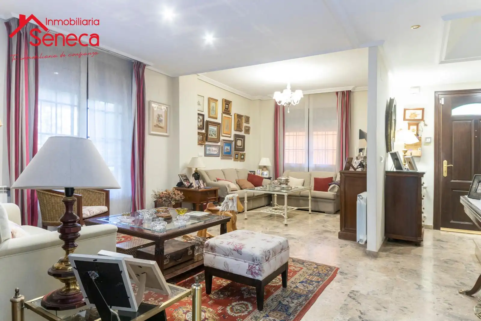Sala de estar de Casa adosada en venta en Córdoba con Aire acondicionado, Calefacción y Jardín privado