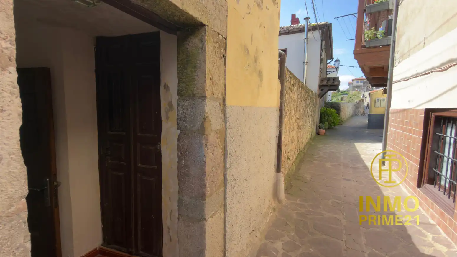 Außenansicht von Wohnung zum Verkauf in San Vicente de la Barquera mit Heizung, Privatgarten und Parkett