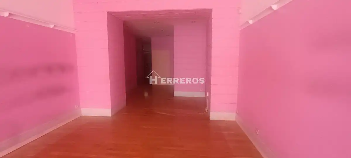 Business premises for sale in vara de rey, imagen 3