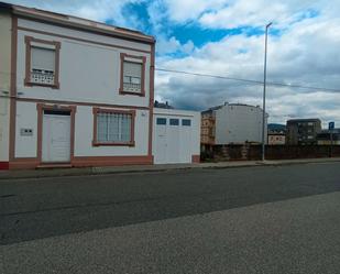 Vista exterior de Casa adosada en venda en Foz amb Terrassa