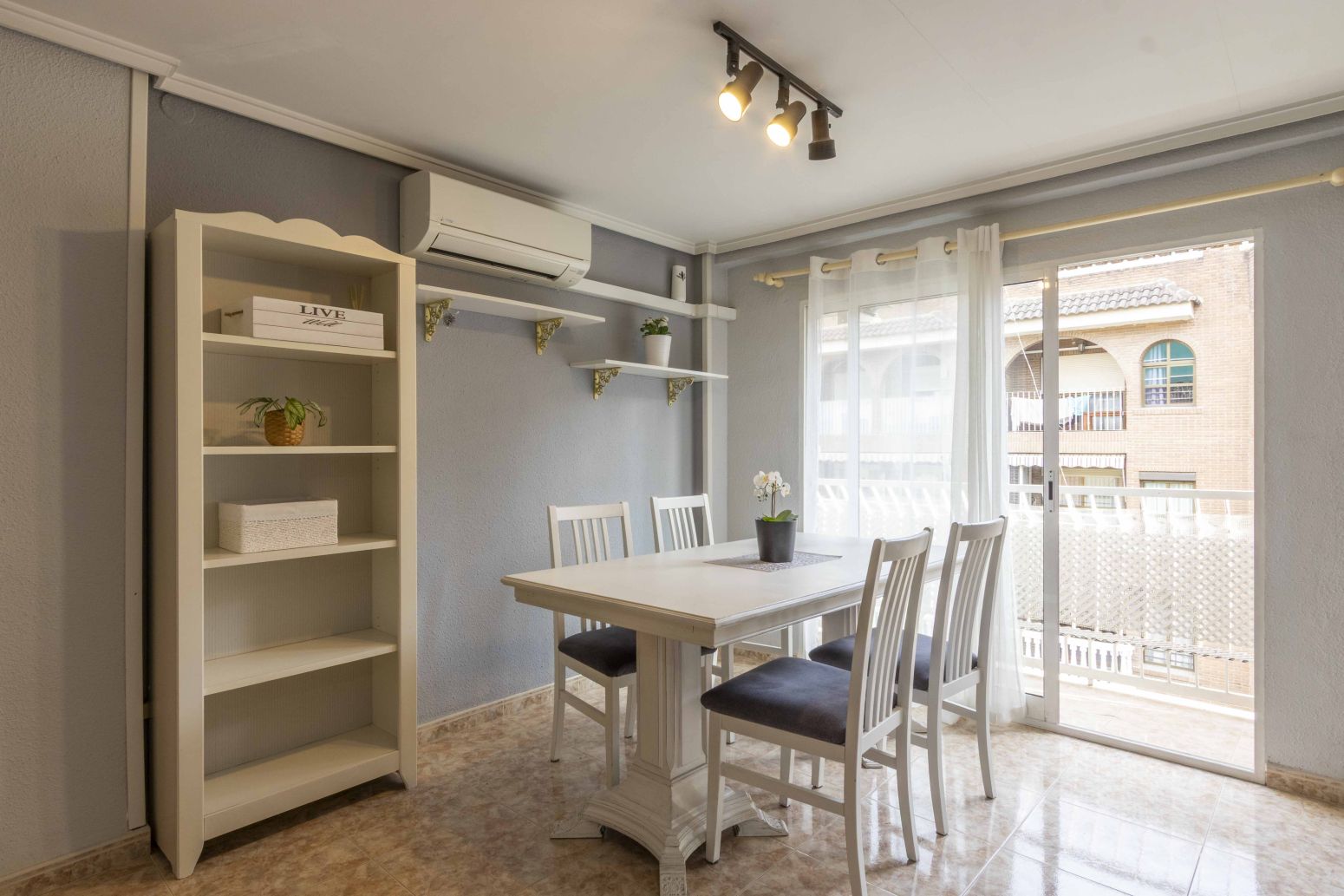 Comedor de Piso en venta en  Valencia Capital con Calefacción y Balcón