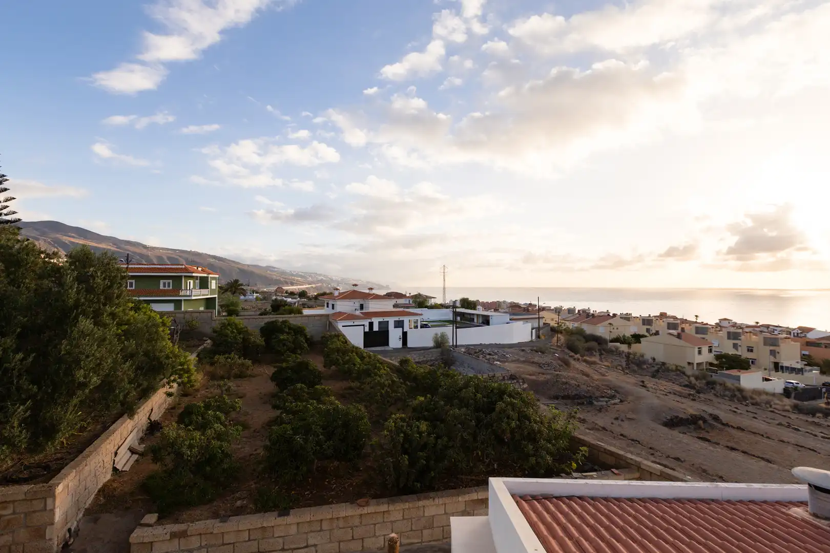 Vista exterior de Casa o xalet en venda en Candelaria amb Aire condicionat, Jardí privat i Terrassa