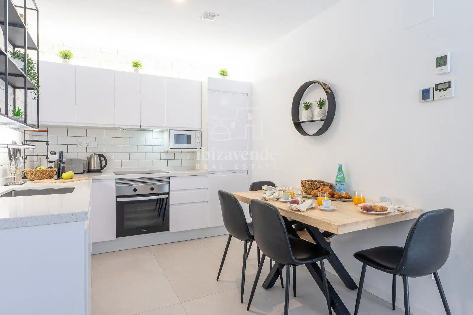 Kitchen of Flat for sale in Eivissa  with Air Conditioner, Heating and Terrace