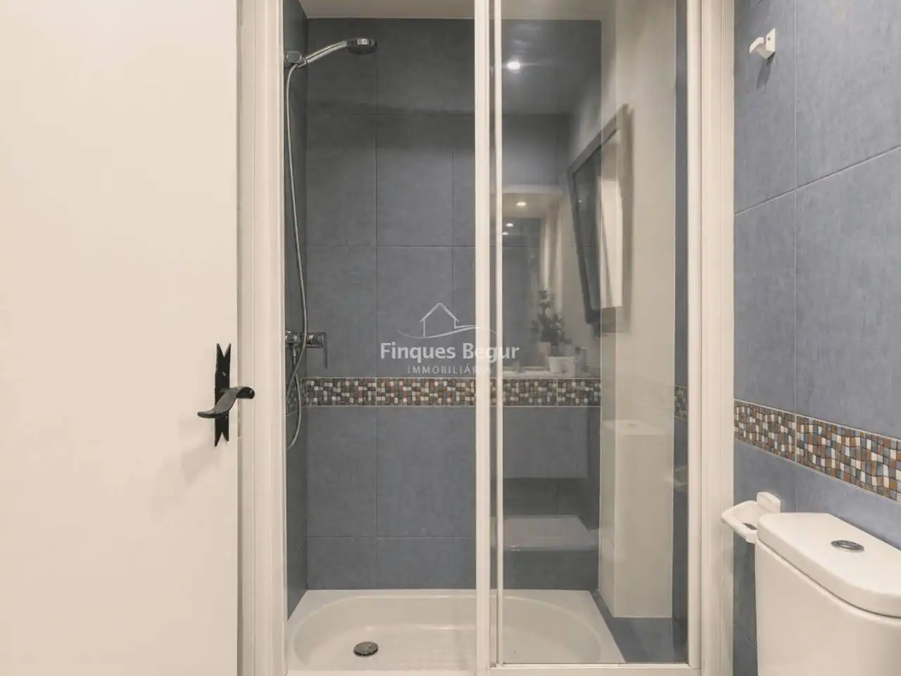 Baño de Apartamento en venta en Begur con Terraza, Amueblado y Balcón