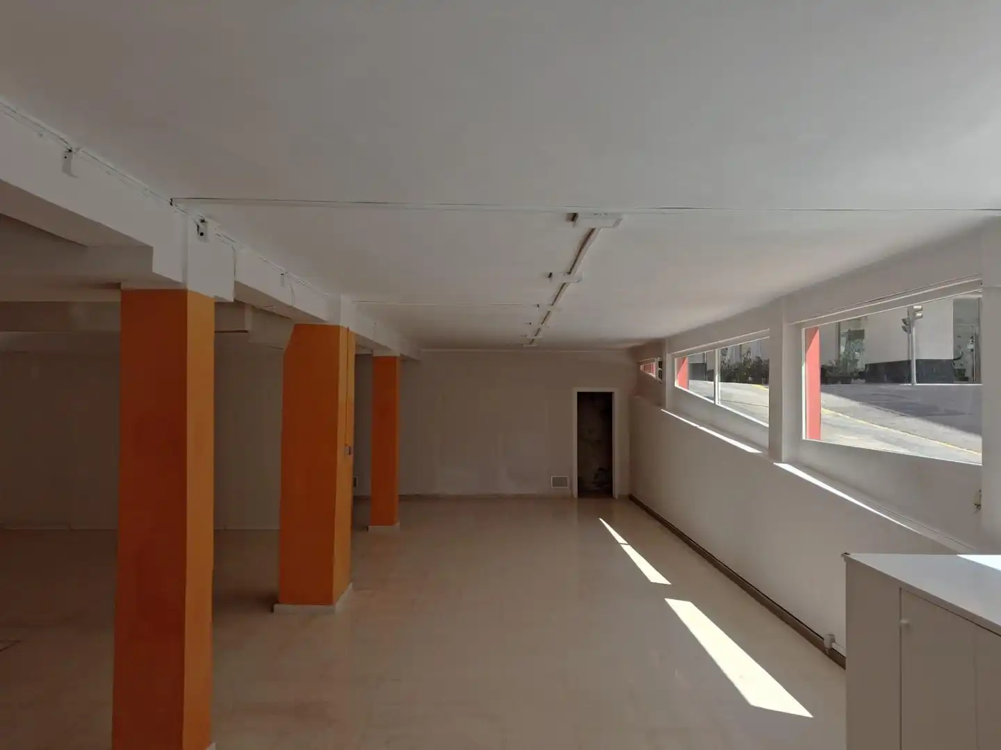 Gewerbefläche zum Verkauf in Avenida GENERAL PEREYRA 21, imagen 5