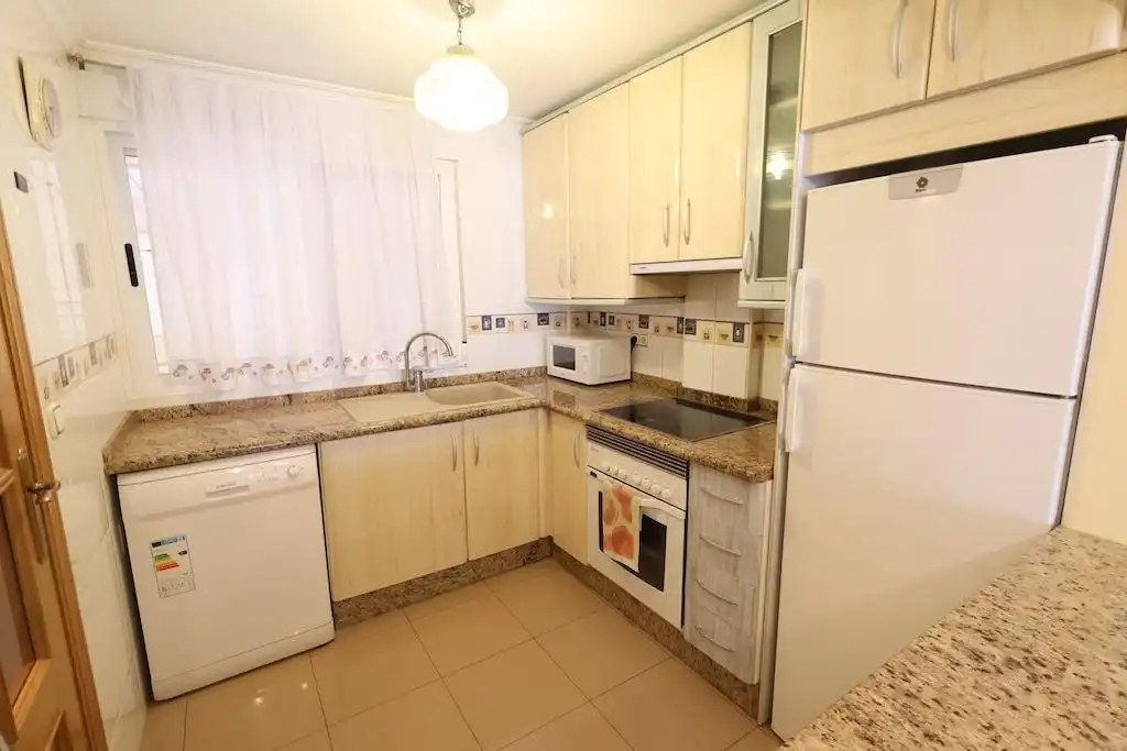 Cocina de Apartamento de alquiler en Orihuela con Aire acondicionado, Calefacción y Terraza