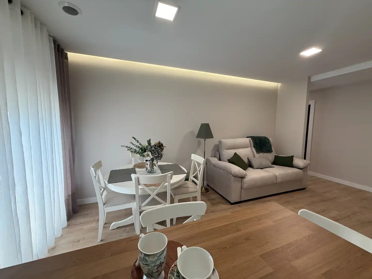Wohnzimmer von Wohnungen zur Miete in León Capital  mit Klimaanlage, Heizung und Parkett