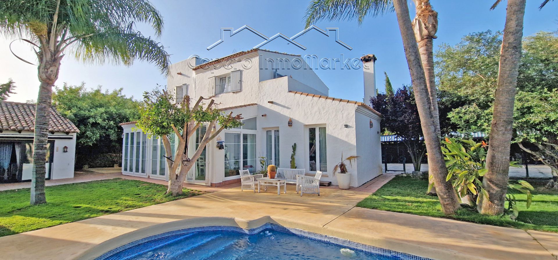 Exterior view of House or chalet for sale in El Puerto de Santa María  with Air Conditioner, Private garden and Swimming Pool