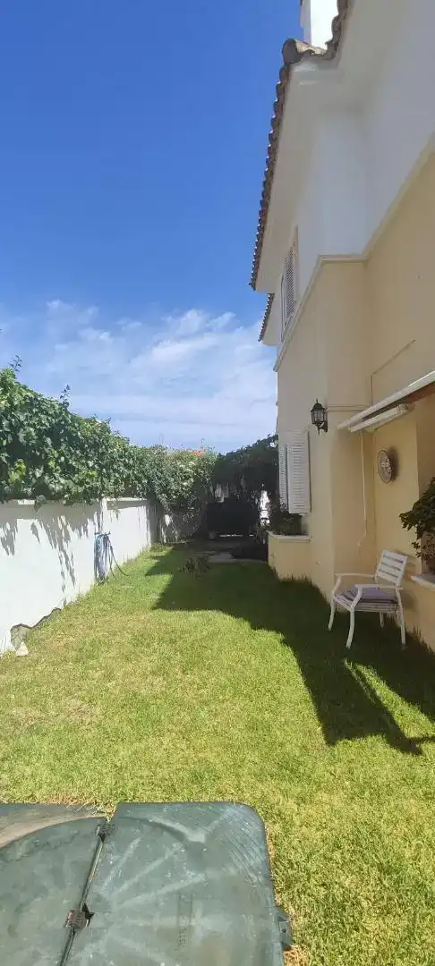 Jardí de Casa o xalet en venda en Espartinas amb Aire condicionat, Jardí privat i Traster