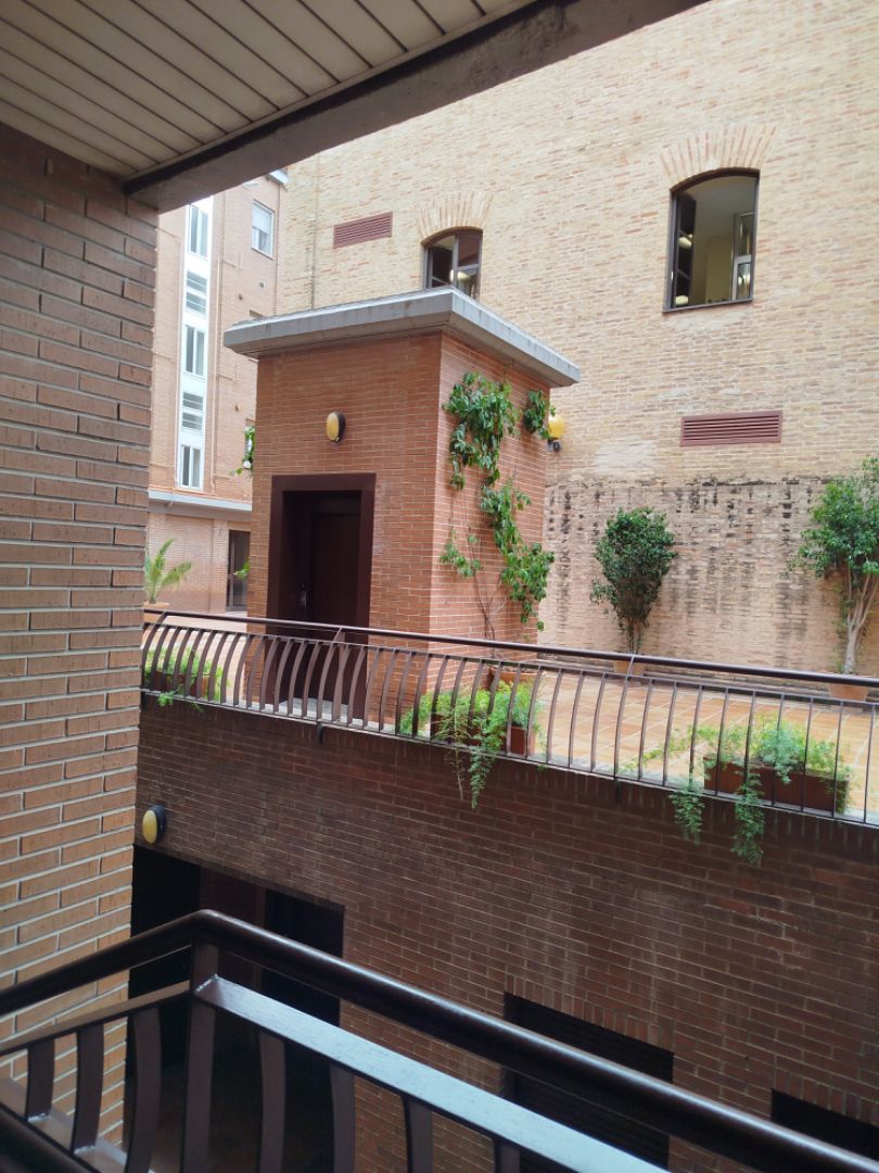 Vista exterior de Apartament de lloguer en  Sevilla Capital amb Aire condicionat