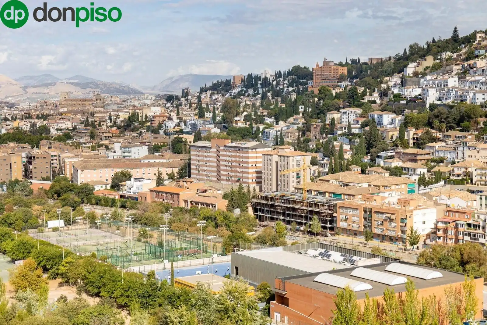Vista exterior de Casa o chalet en venta en Granada con Aire acondicionado, Calefacción y Jardín privado