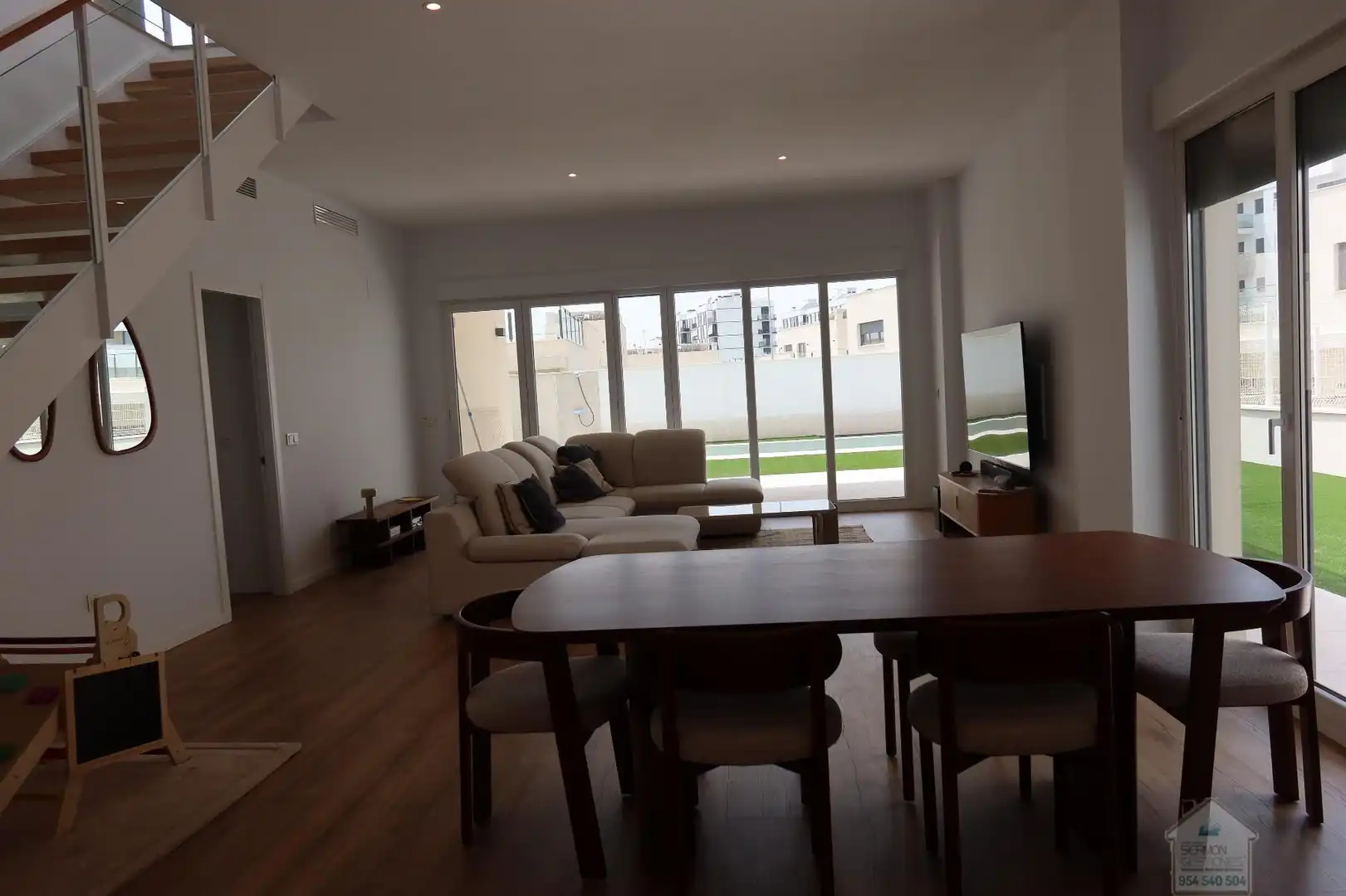 Living room of Houses for rent in Dos Hermanas  with Air Conditioner, Terrace and Storage room
