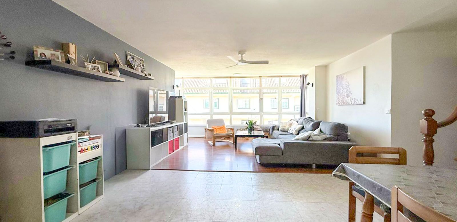 Living room of Attic for sale in Nigrán  with Storage room, Oven and Washing machine