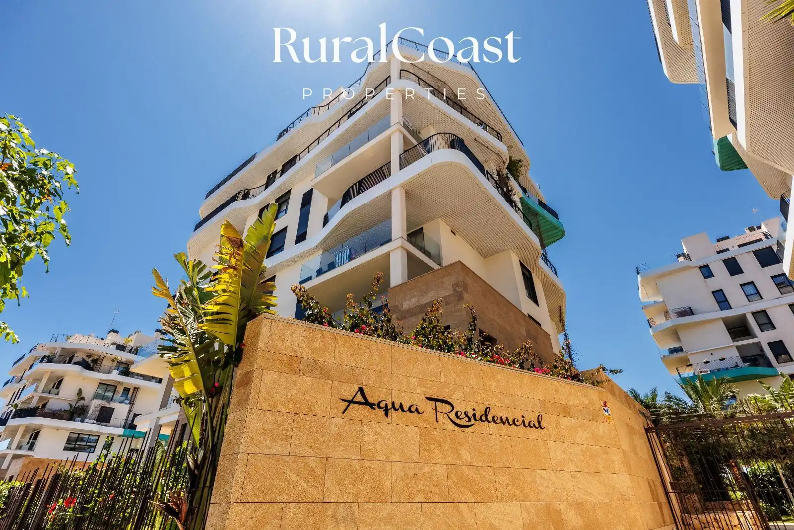 Vista exterior de Dúplex en venta en Villajoyosa / La Vila Joiosa con Aire acondicionado, Terraza y Trastero