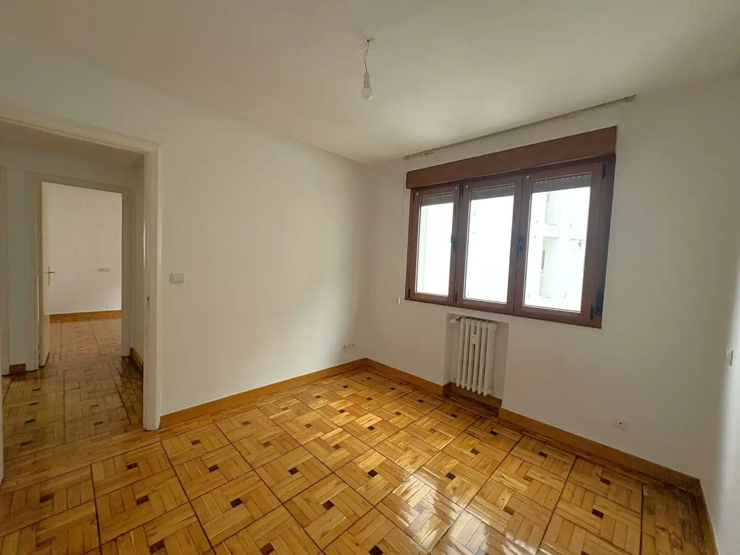 Schlafzimmer von Wohnung zur Miete in Oviedo  mit Heizung