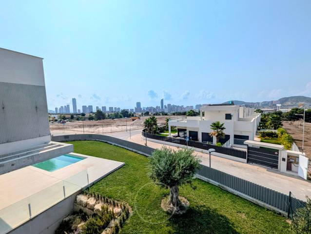 Casa-chalet en Venta en Paris en Golf Bahía