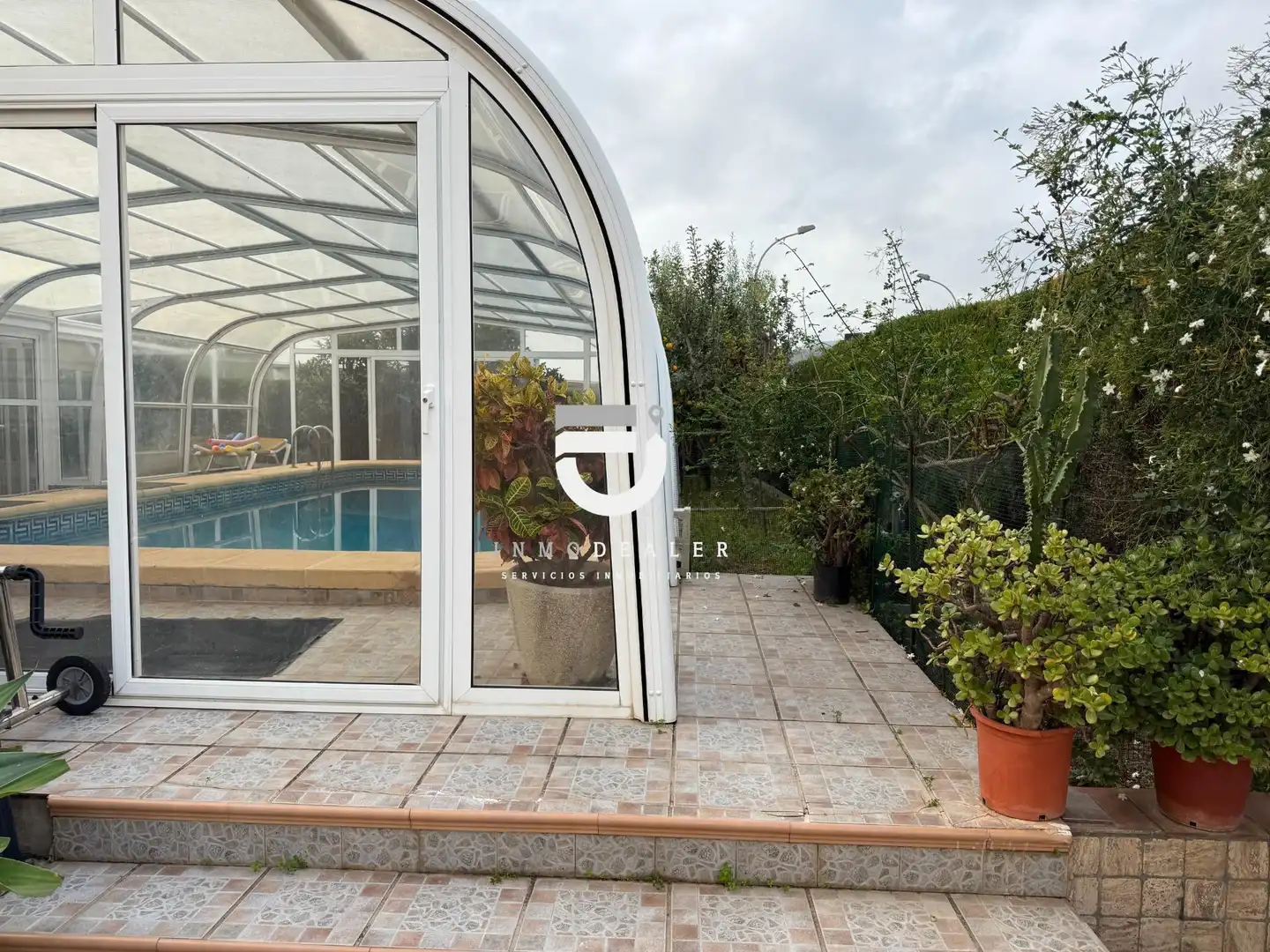 Terrassa de Casa o xalet en venda en Oliva amb Jardí privat, Terrassa i Piscina