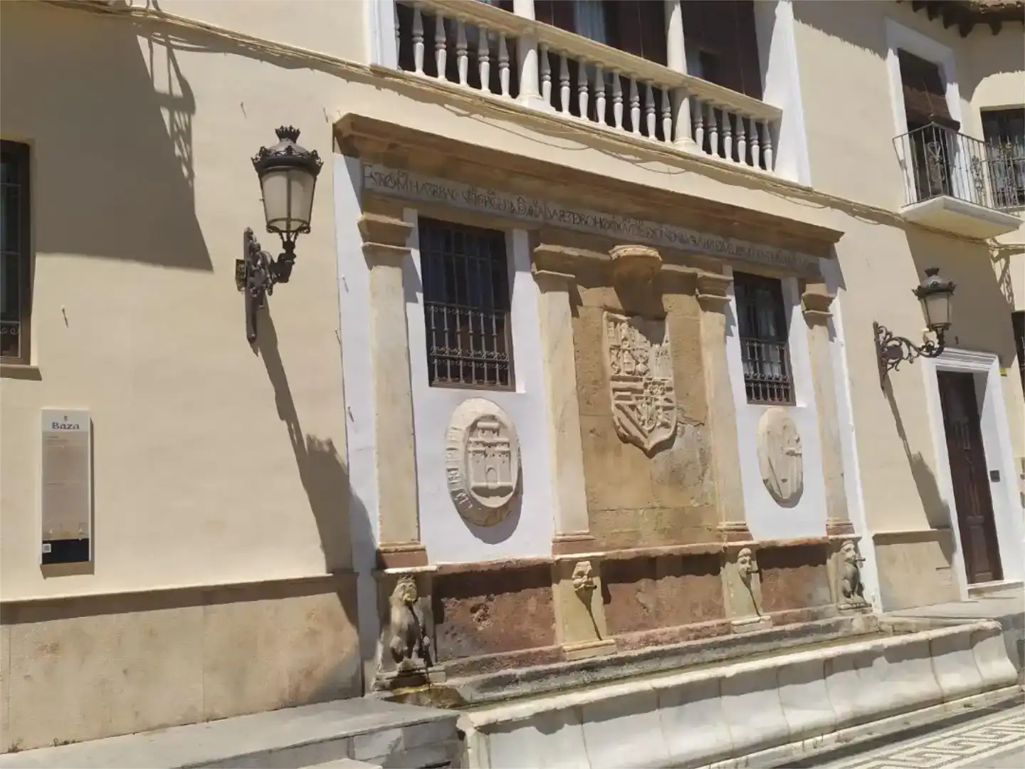 Vista exterior de Pis en venda en Baza, Granada