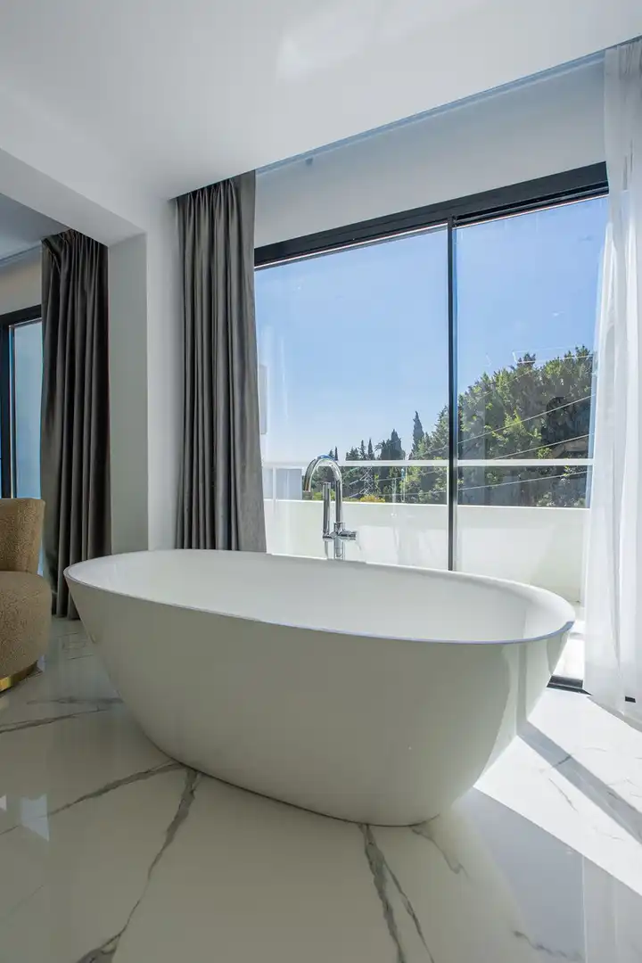 Bathroom of Detached homes for rent in Marbella  with Air Conditioner, Terrace and Storage room
