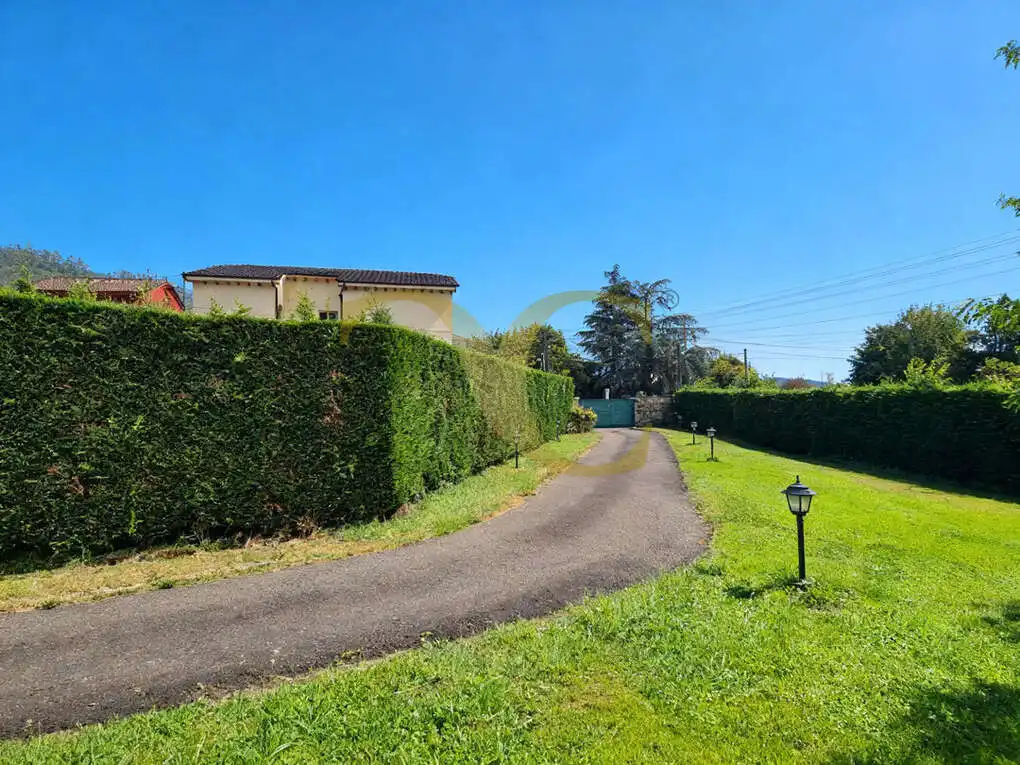 Casa o xalet en venda en Oviedo  amb Calefacció, Jardí privat i Terrassa