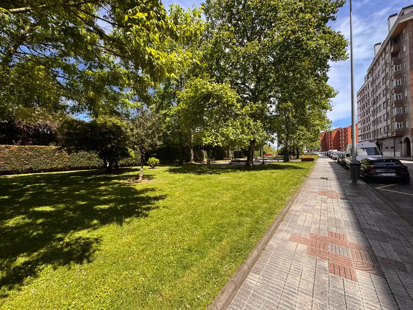 Vista exterior de Piso en venta en Gijón  con Calefacción