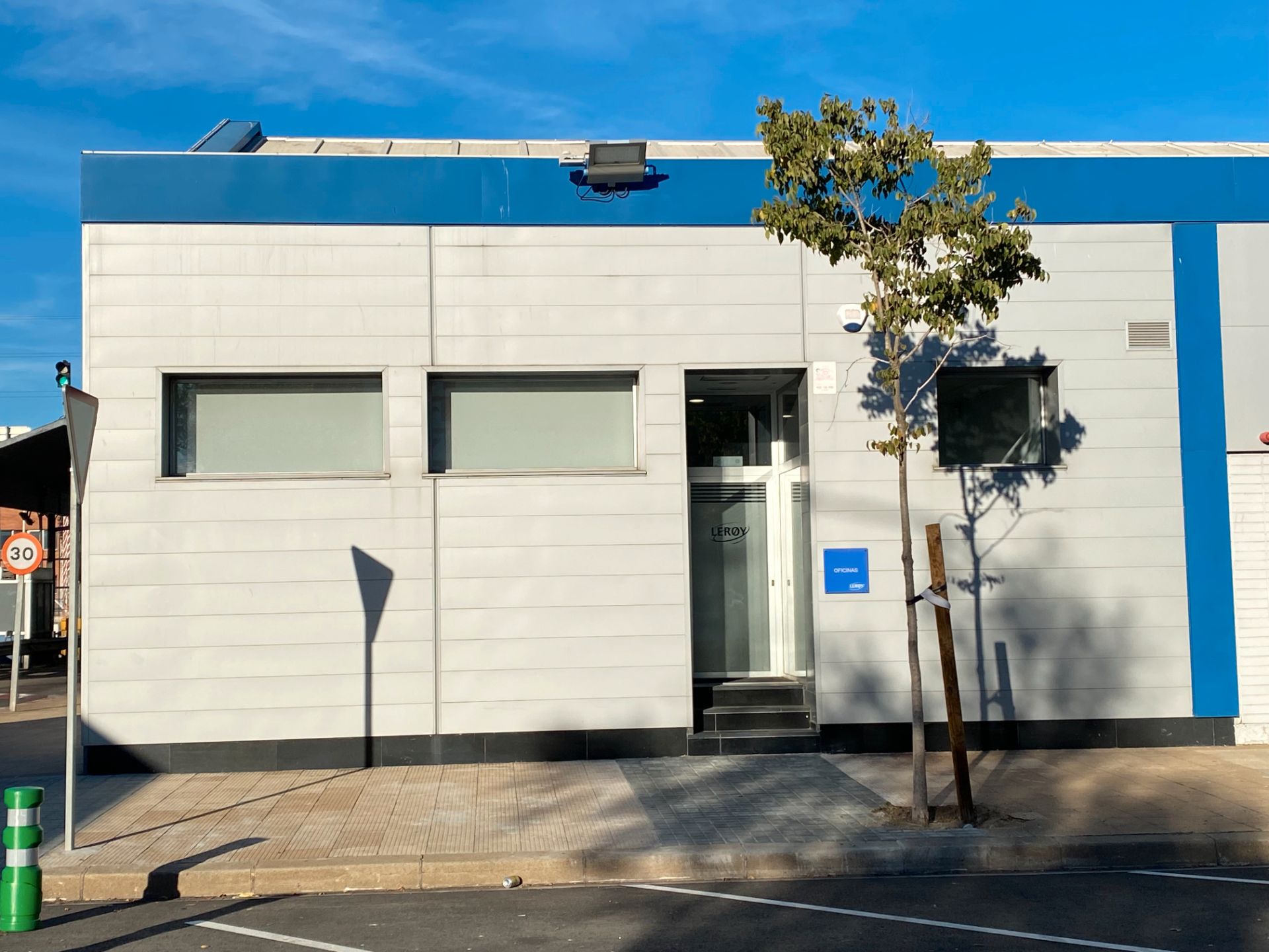 Vista exterior de Nau industrial en venda en  Barcelona Capital amb Calefacció i Alarma