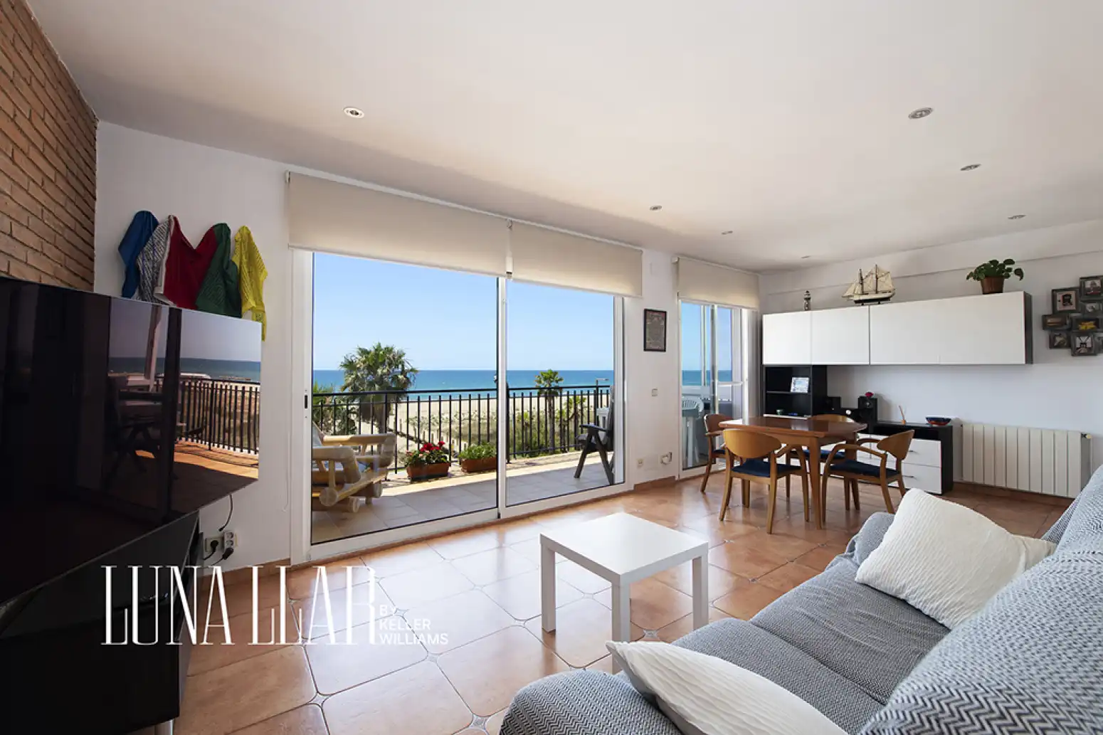 Living room of Flat for sale in Castelldefels  with Terrace, Swimming Pool and Community pool