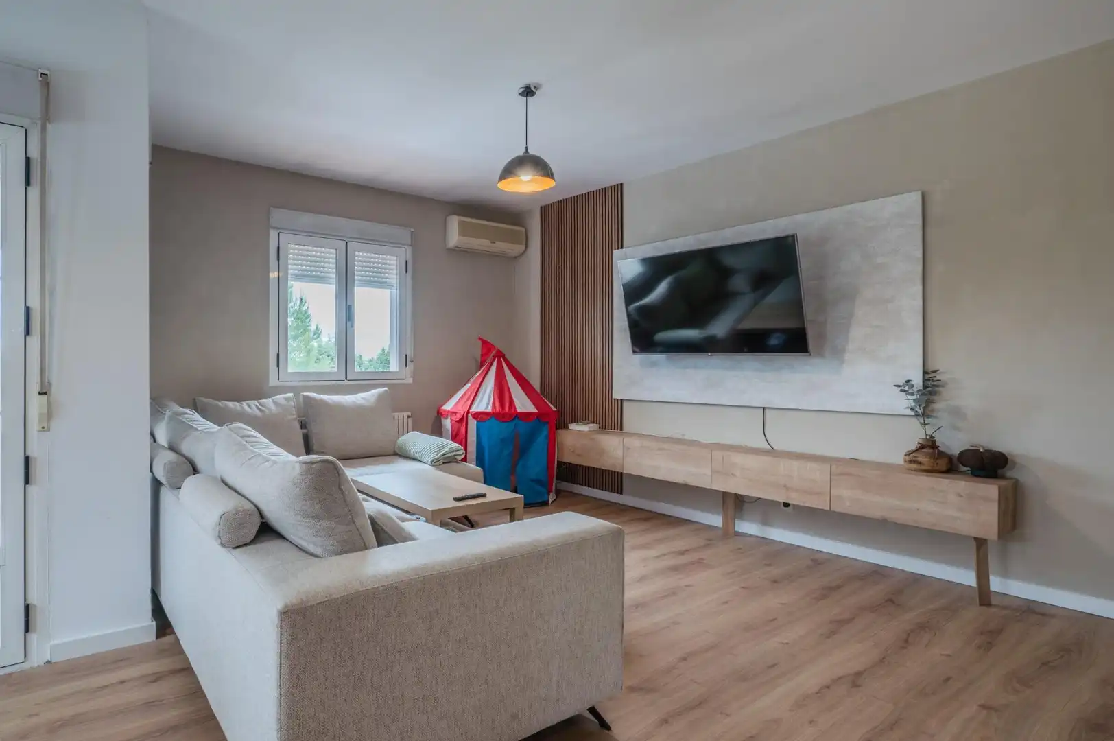 Sala de estar de Casa o chalet en venta en Yeles con Aire acondicionado, Calefacción y Jardín privado
