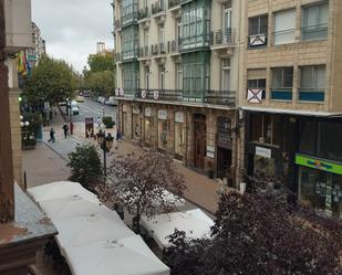 Vista exterior de Apartament de lloguer en  Logroño amb Balcó