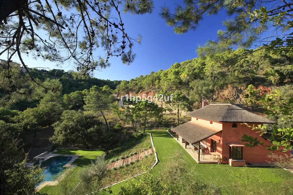 Chalet con piscina en venta en Calle Benahavis, imagen 10