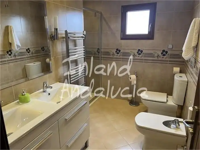 Baño de Casa adosada en venta en Alcalá la Real con Terraza y Internet
