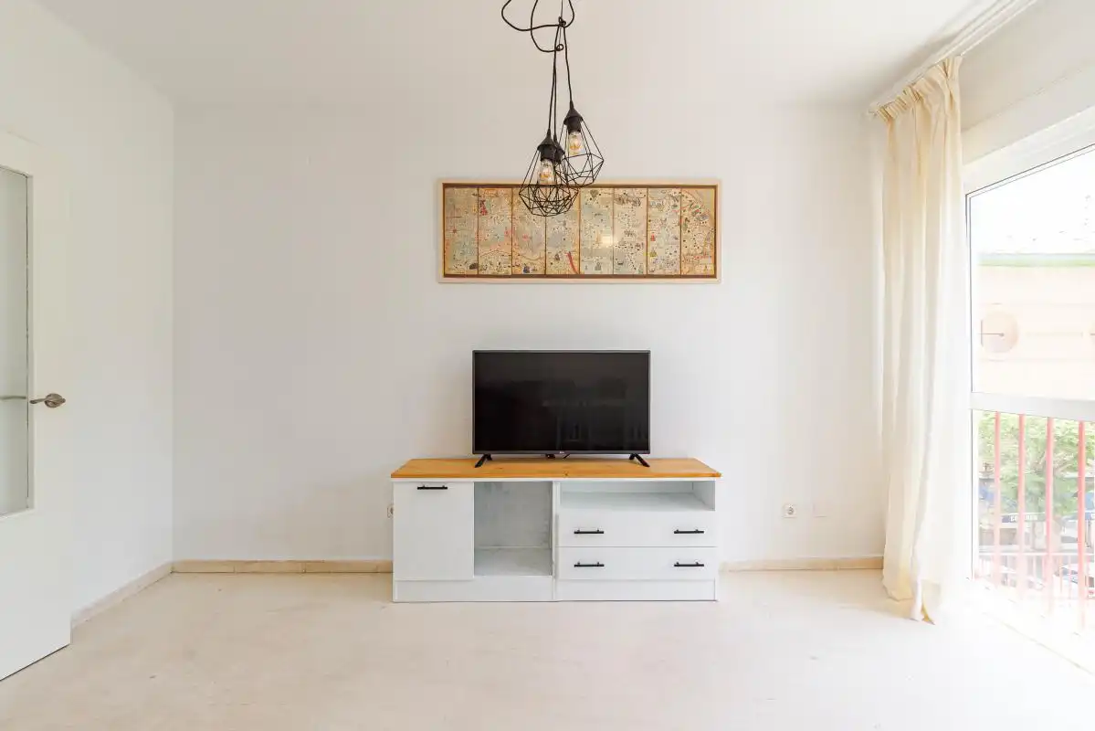 Living room of Flat for sale in Camas  with Air Conditioner, Heating and Storage room