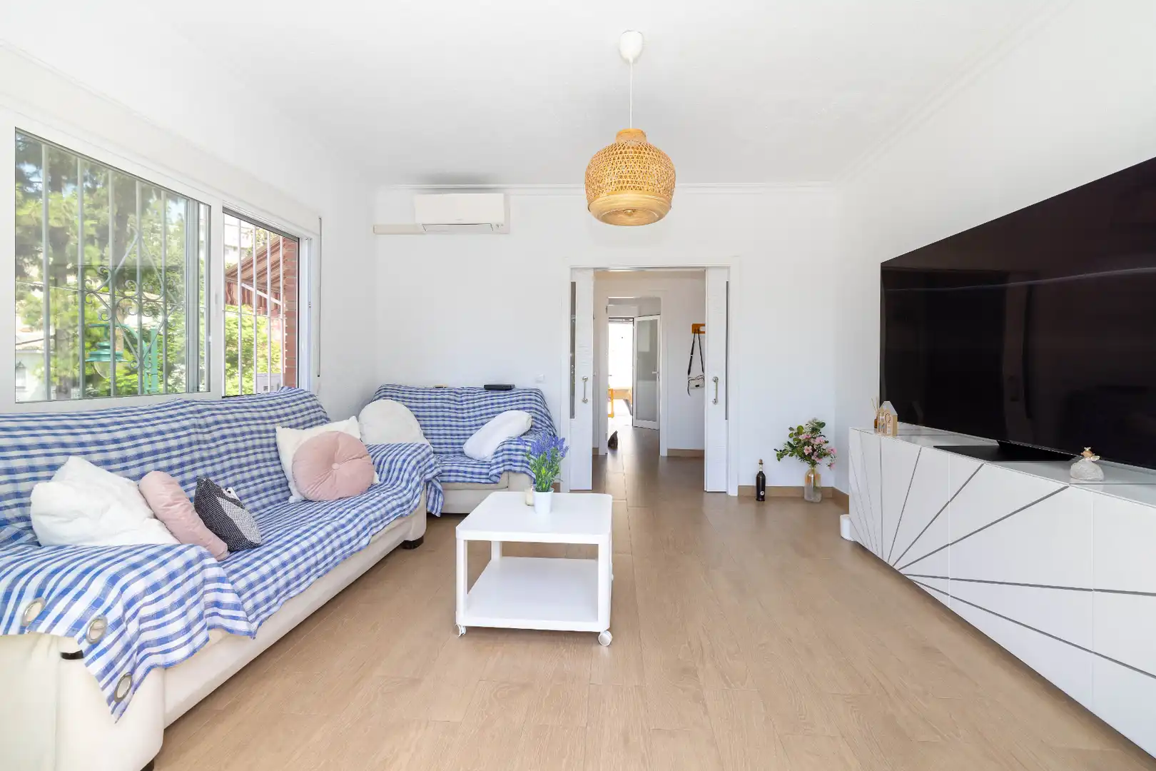 Living room of Houses for sale in Málaga  with Air Conditioner, Heating and Private garden